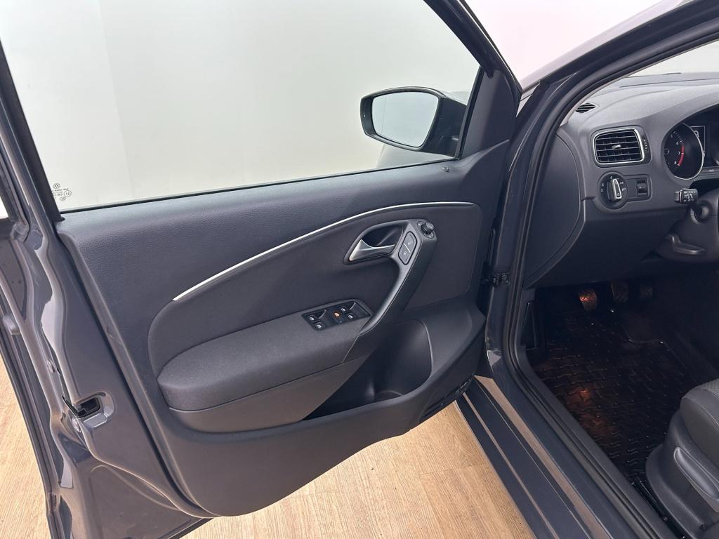Volkswagen Polo occasion 1.2 tsi highline | grijs | tweedehands volkswagen 