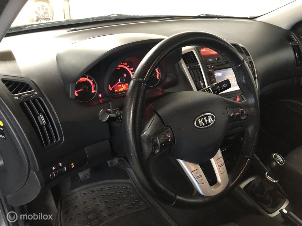 Kia Cee'd sporty wagon 1.4 cvvt navigator plus pack
