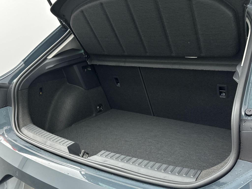 Seat Leon style business intense 1.5 tsi ehybrid 150 kw / 20