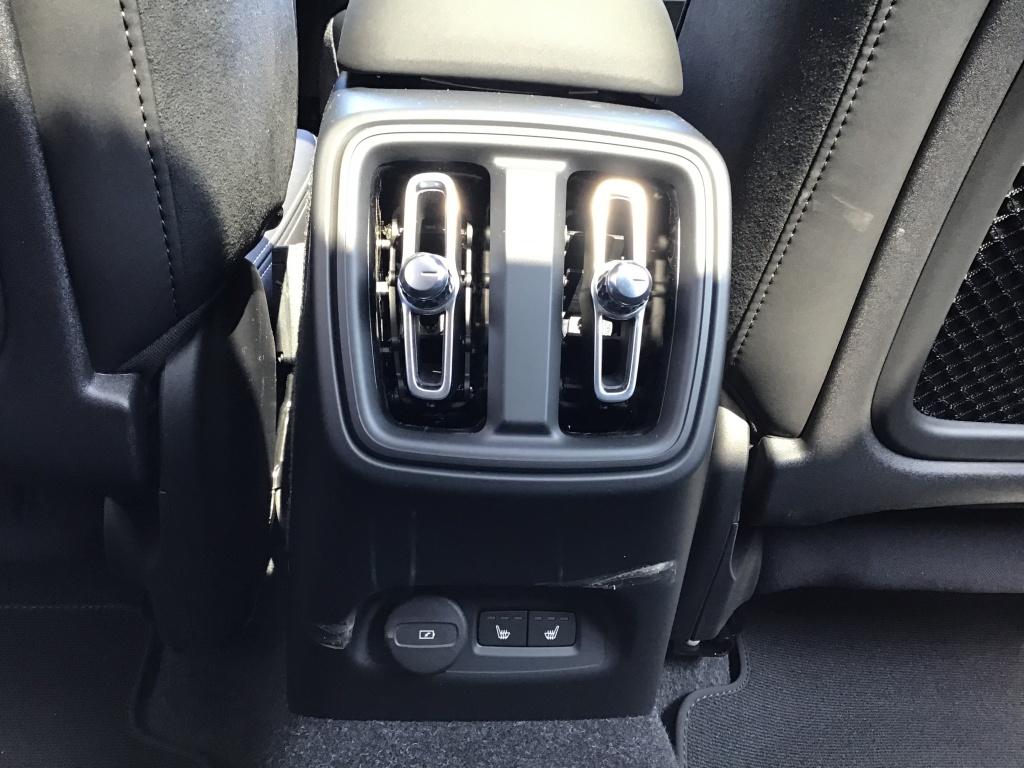 Volvo Ex40 extended range ultra dark europa