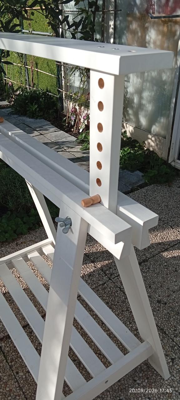 Ikea Mittback schraag - 2st = €25 - in zeer goede staat