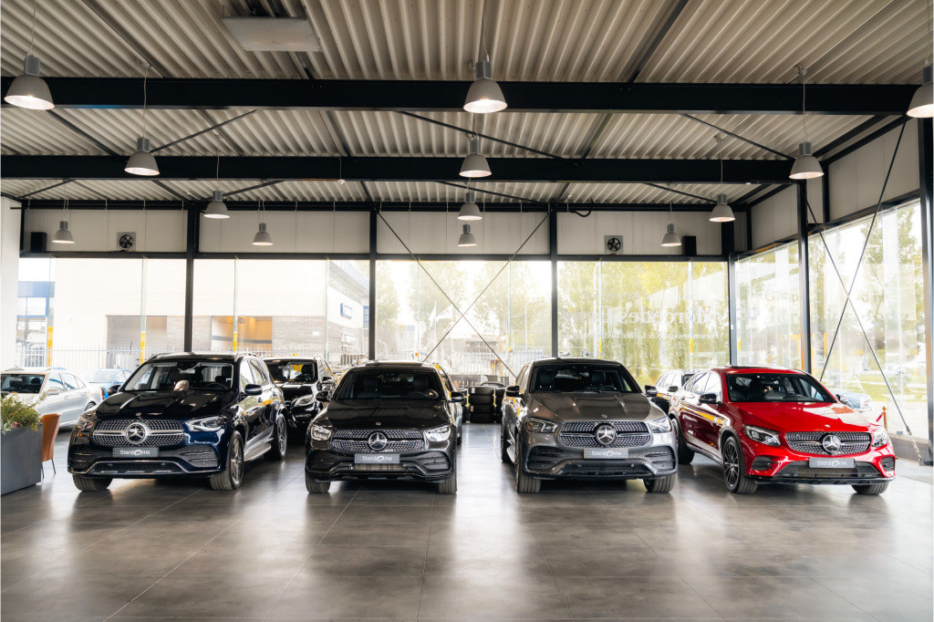 Mercedes-Benz C-Klasse estate 300 e amg line l distronic l mbux l stoelverw