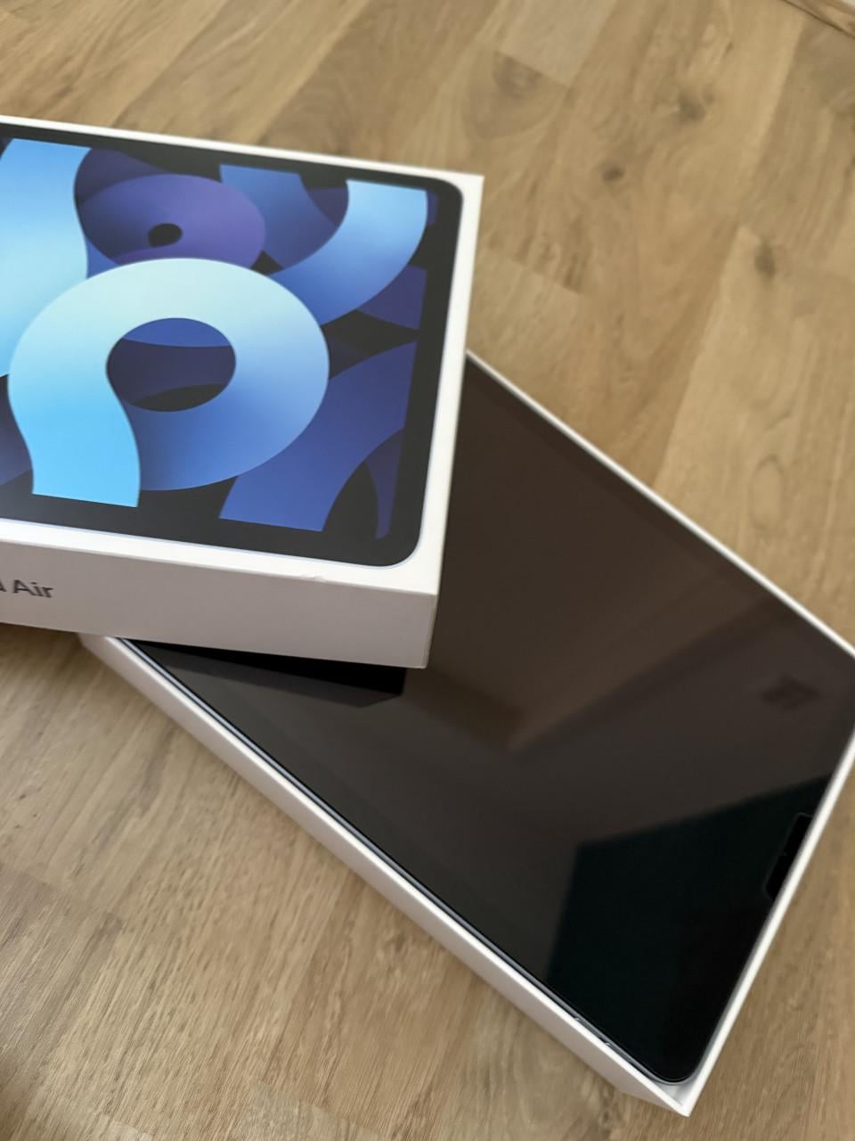 IPad Air 4 (2020) 64GB WiFi Sky Blue – Zeer nette staat + doos