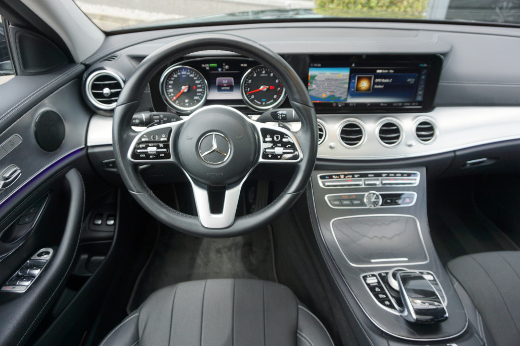 Mercedes-Benz E-Klasse estate 200 premium luxury l panorama dak l massage l
