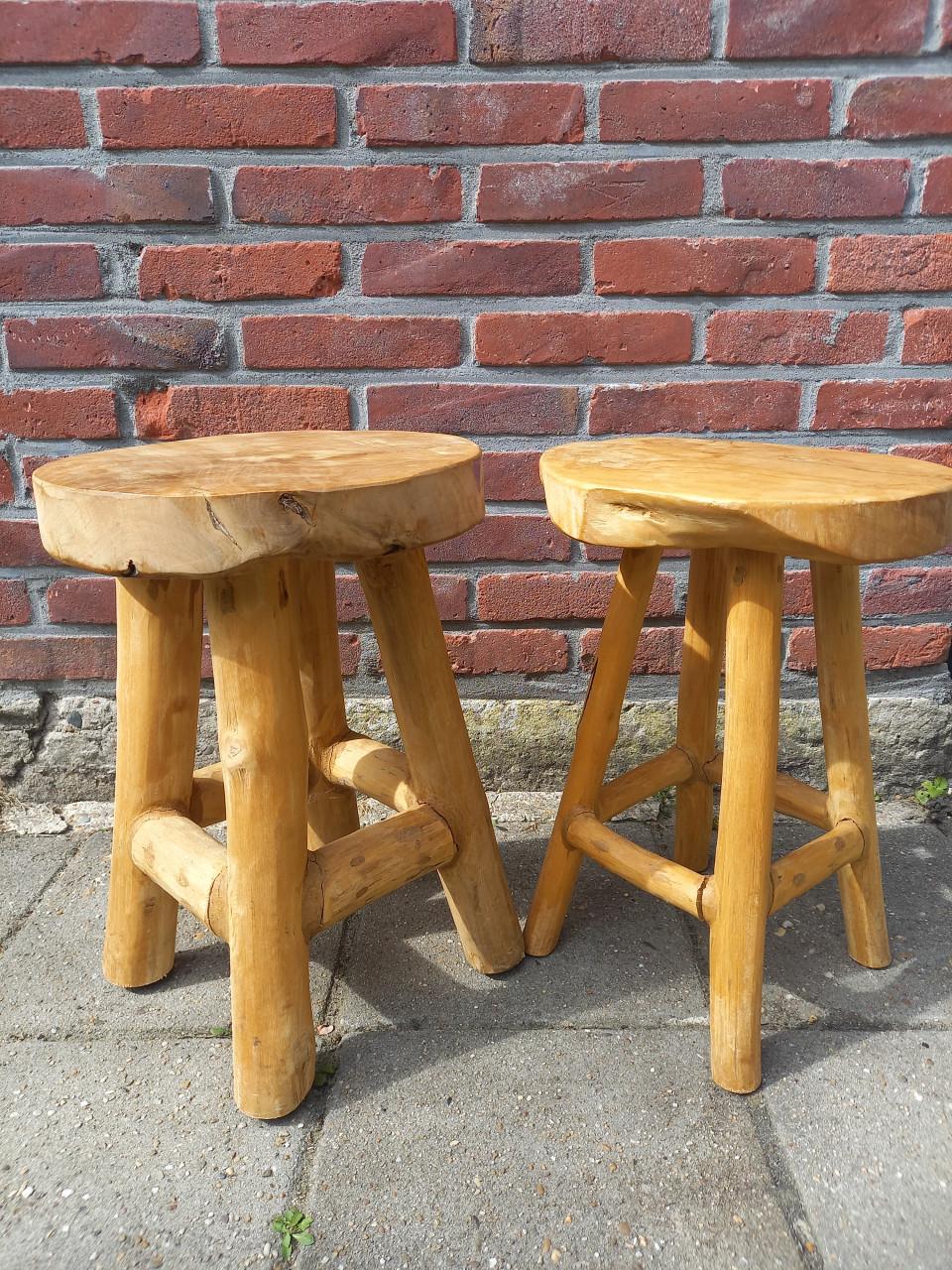 Houten krukjes