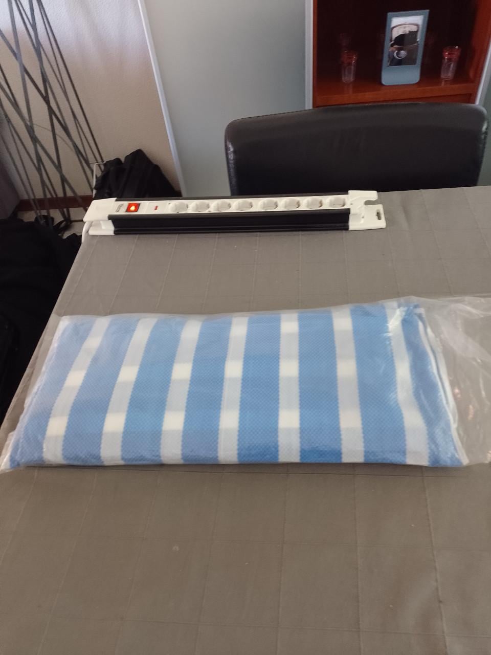 Windscherm blauw- nieuw in de verpakking-