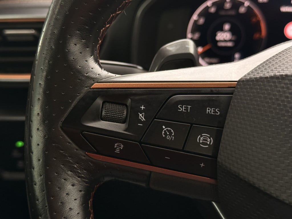 Cupra Formentor 1.5 tsi | acc | beats | apple carplay | achteruitrijcamera 