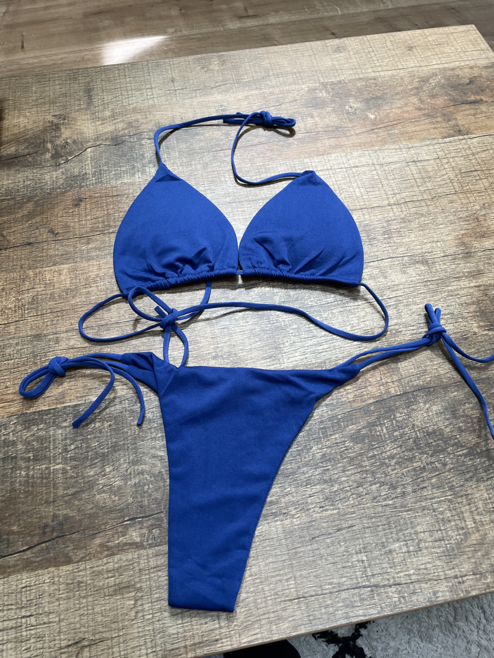 2 verschillende maten nieuwe zon doorlaatbare bikini’s dames
