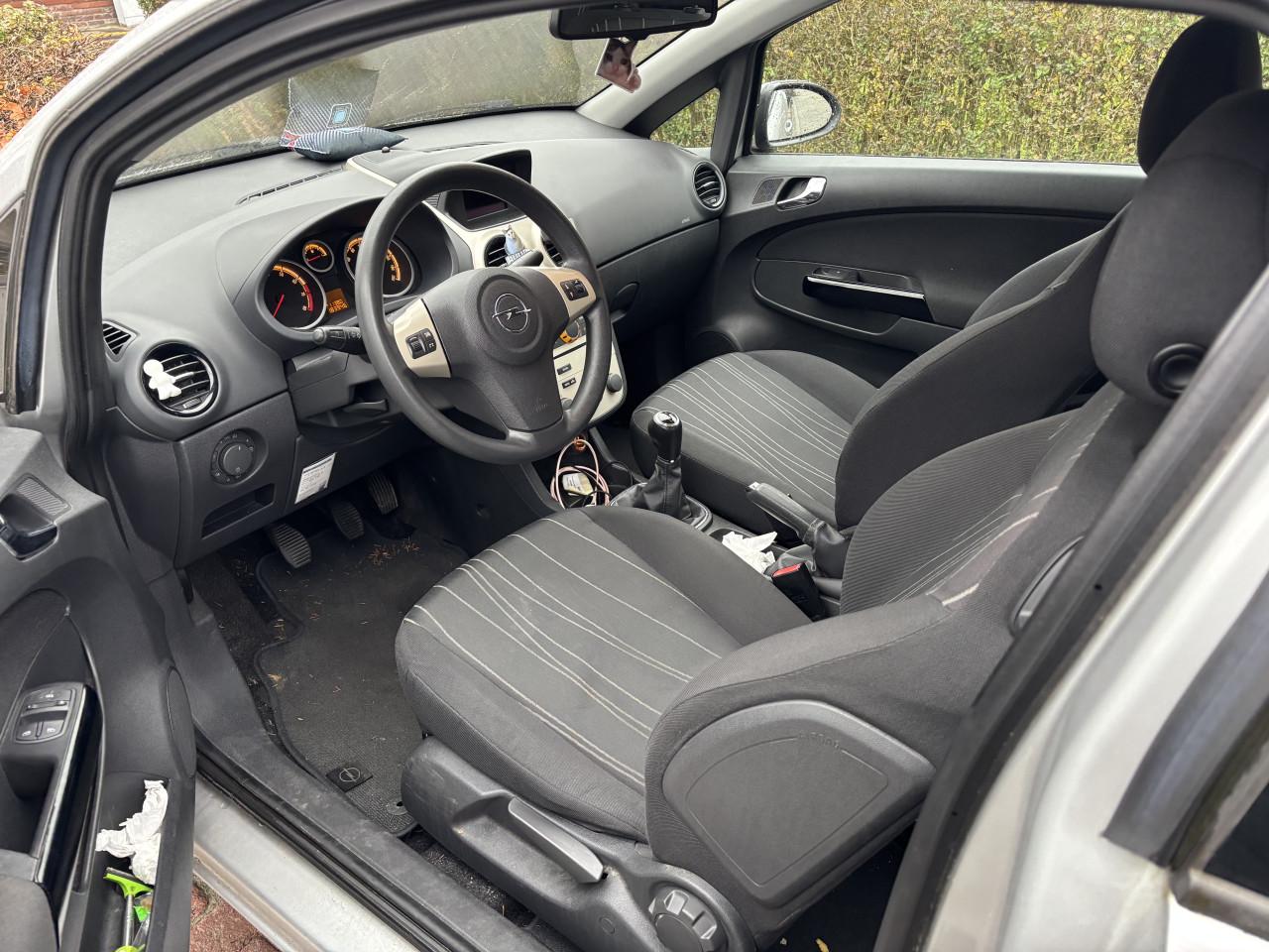 Opel Corsa 2007 Grijs