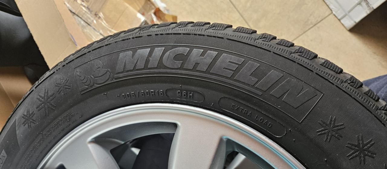 Te Koop Michelin Winterbanden set  (teab)   GERESERVEERD !!!