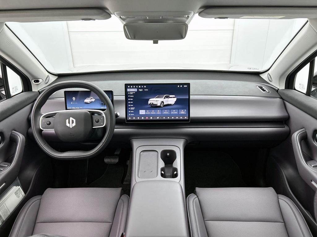 Leapmotor C10 reev design 28.4 kwh | **uit voorraad leverbaar** | wltp 974 