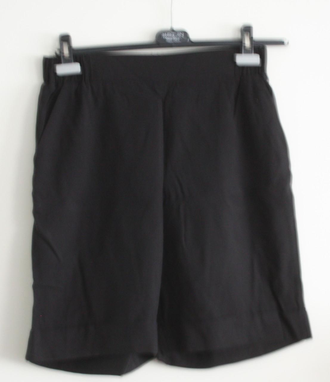 Zwarte korte broek  maat 38