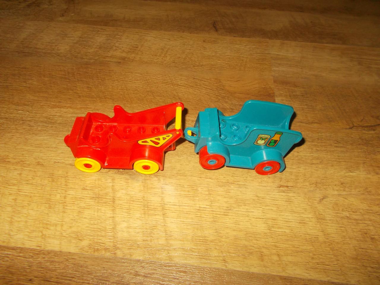 Lego Duplo - Auto's, bootje, figuren, benzine pomp, etc.