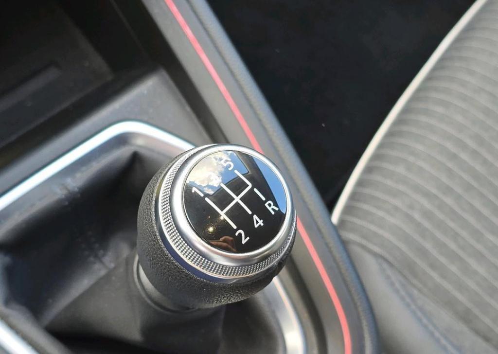 Renault Clio 1.0 tce 100 intens