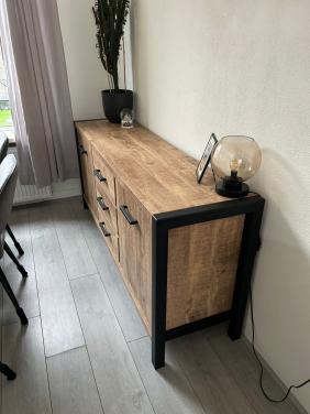 Lichtbruin mangohouten dressoir