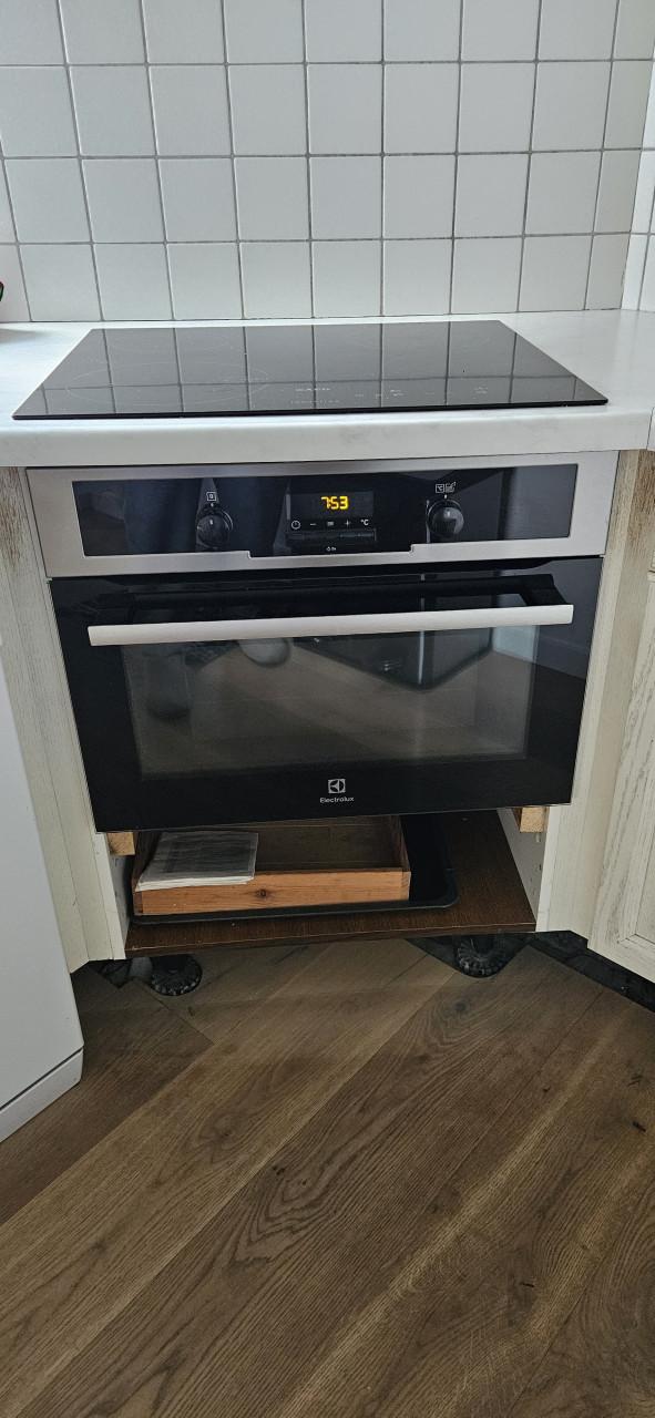 Inductie kookplaat4 pits en inbouw combi magnetron oven