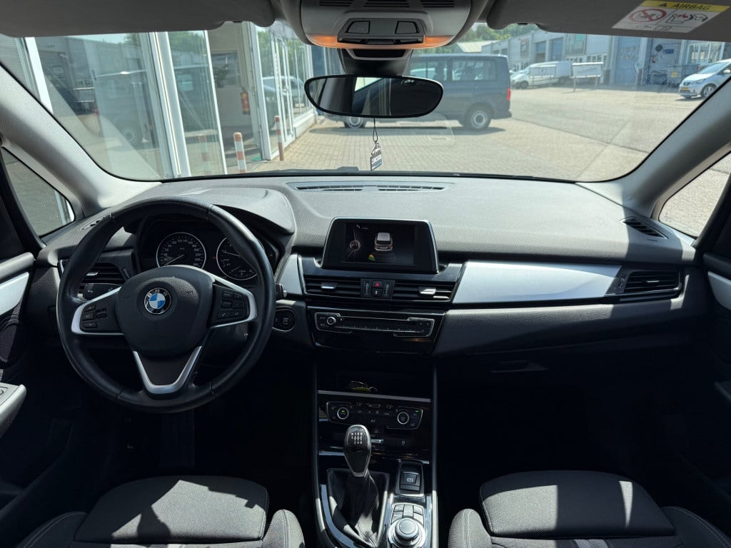 BMW 2-serie active tourer 218i essential