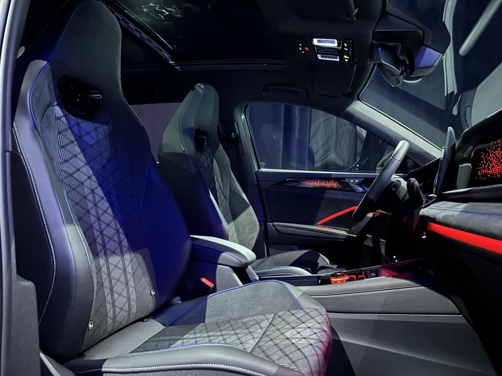 Volkswagen Tayron 1.5 ehybrid r-line edition *pano*keyless*blackstyle*