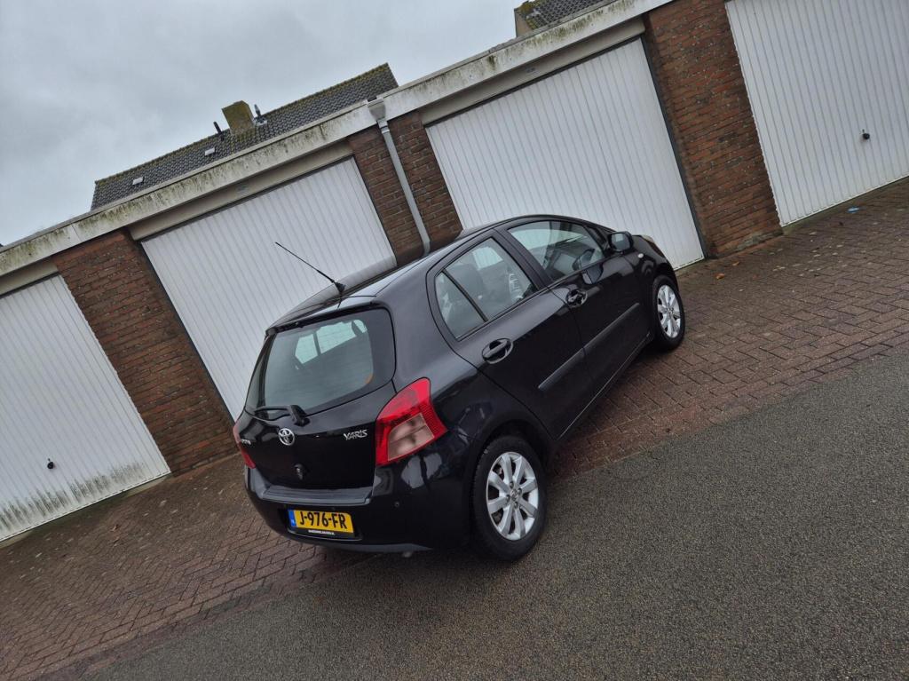 Toyota Yaris 1.3 vvti cool / 5-deurs / airco
