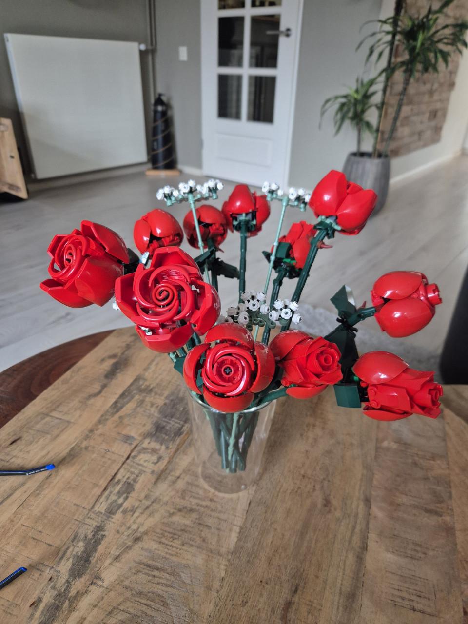 12 Lego rozen met gipskruid