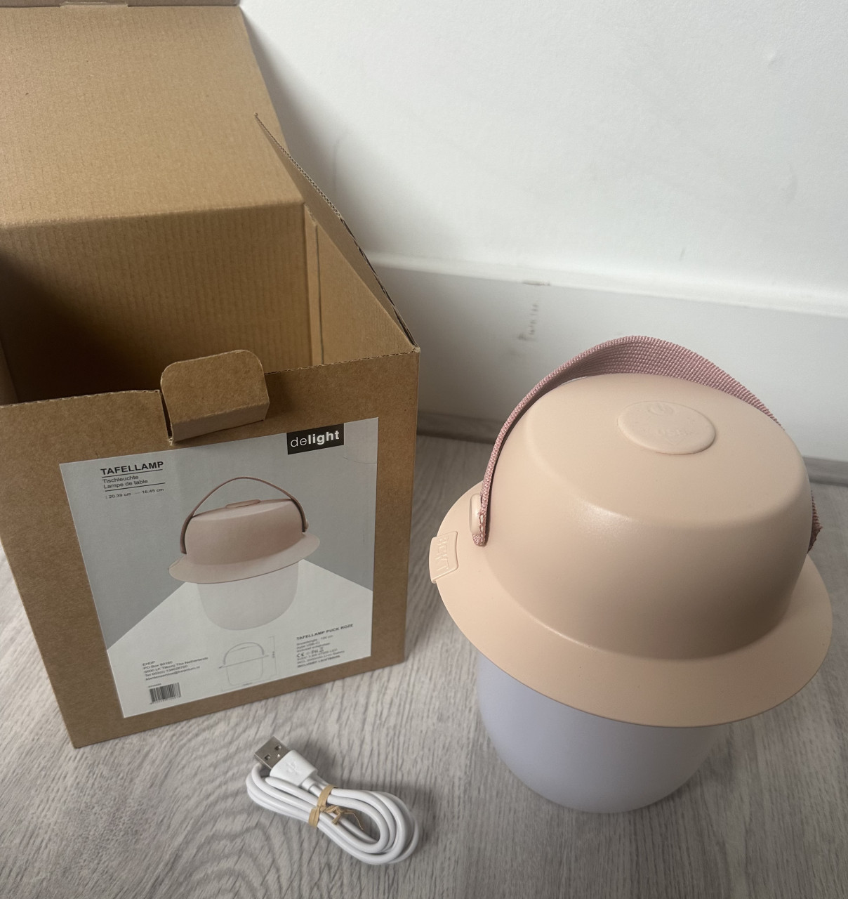 Nieuwe puck roze tafellamp
