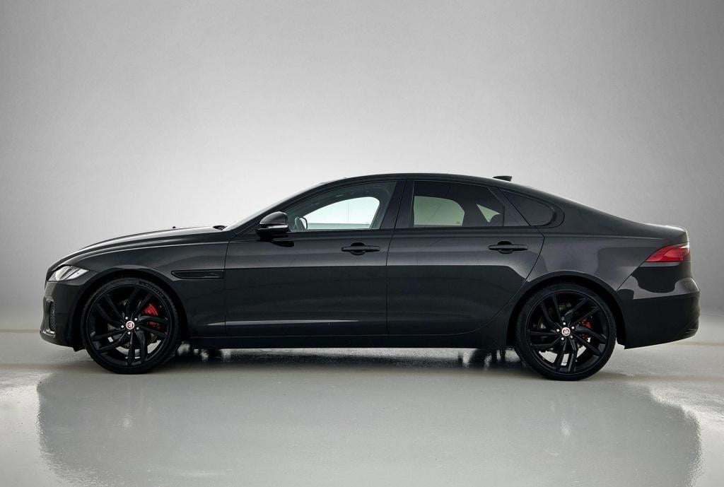 Jaguar XF 2.0 p250 hse | panoramadak | navigatie | apple carplay / android 