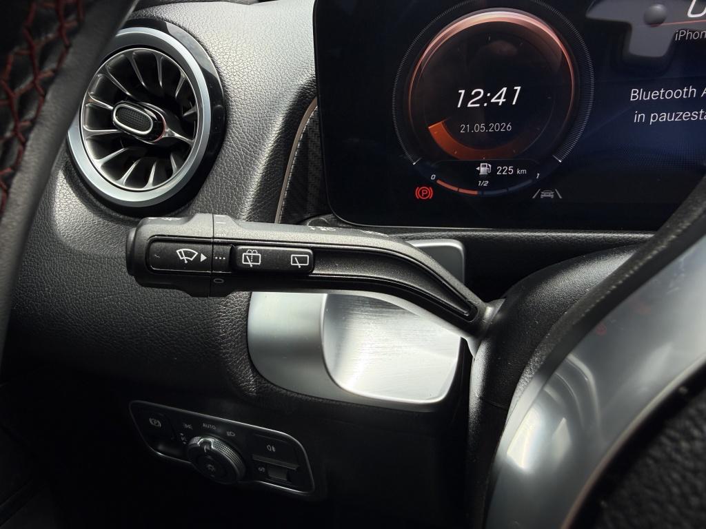 Mercedes-Benz Glb 180 amg line - 7 persoons - origineel nl -