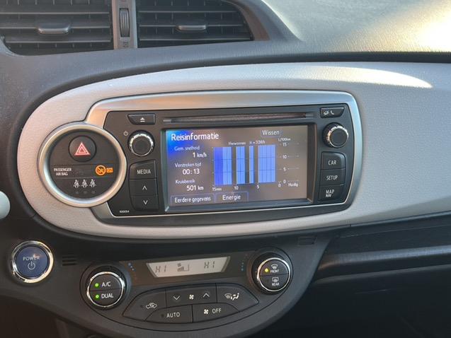 Toyota Yaris 1.5 full hybrid dynamic | pano | 16'' lmv | camera | zeer netj