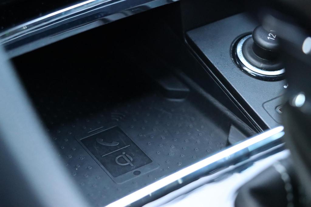 Skoda Karoq 1.5 tsi 150pk dsg7 sportline business | trekhaak | camera | car