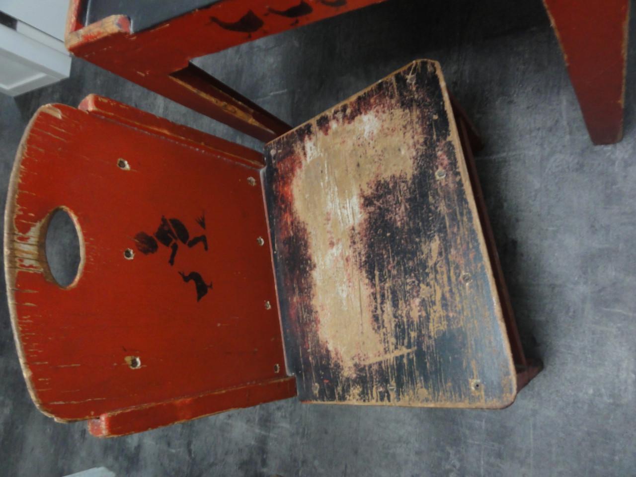 Antiek vintage school kinder tafeltje en stoeltje ter decoratie