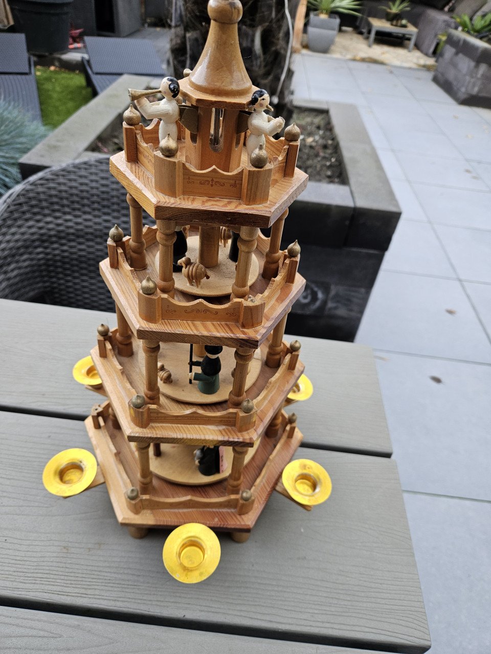 Prachtige grote duitse houten kerstpiramide afkomstig uit het ertsgebergte