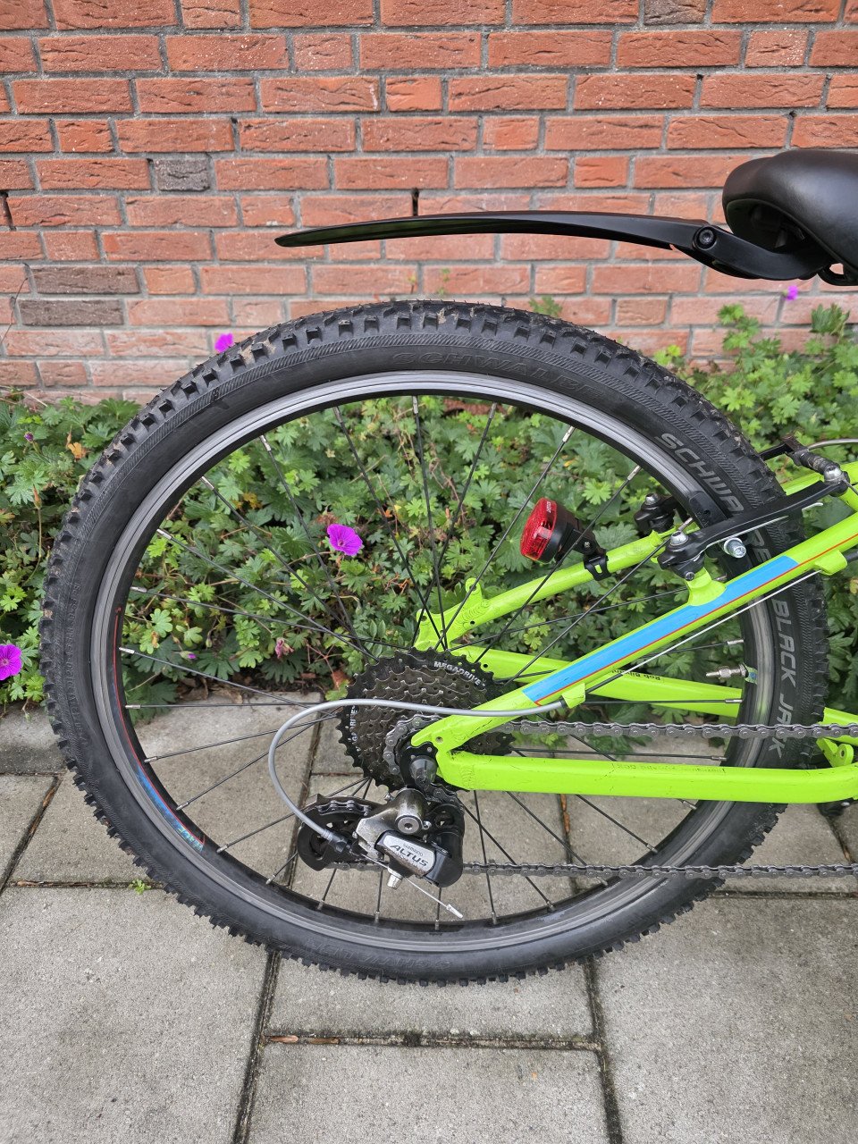 CUBE | RACE 240 | 24 INCH | FRAME 32 CM | 7 V | NETTE STAAT!