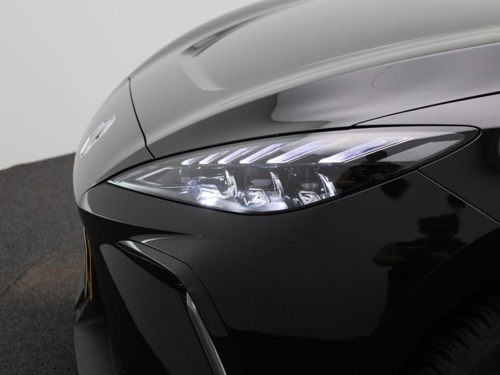 MG Mg4 64 kwh luxury | automaat | navigatie | climate control | apple carpl