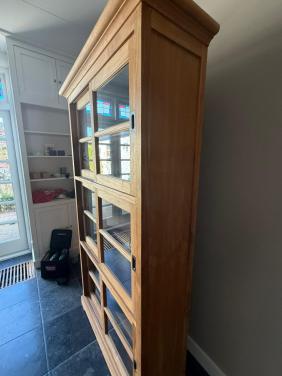 Vitrine kast massief grenen