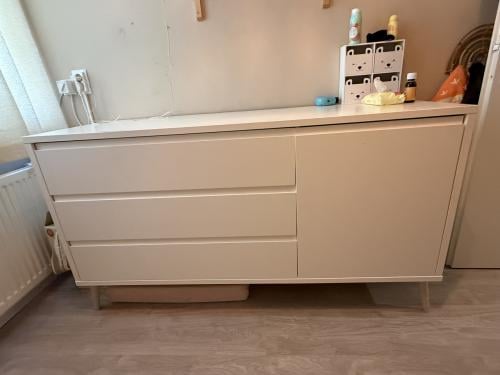 Commode kidsmill XL wit met een ledikant