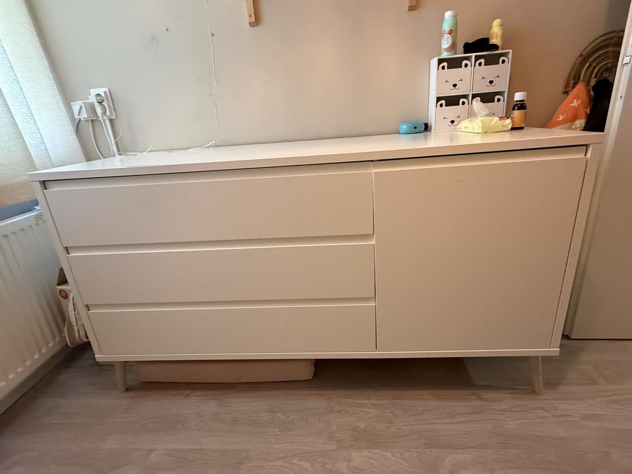 Commode kidsmill XL wit met een ledikant