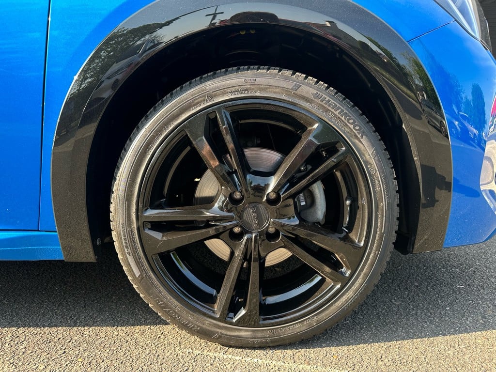 Peugeot 208 1.2 puretech gt-line