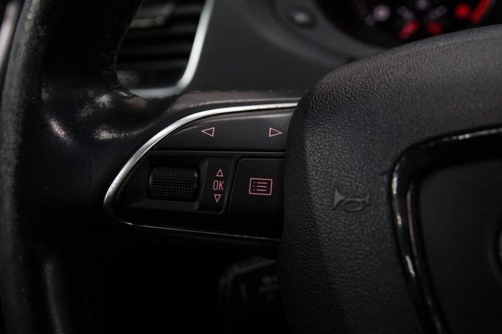 Audi Q3 1.4 tfsi | pano | stoelverw. | cruise | trekhaak |