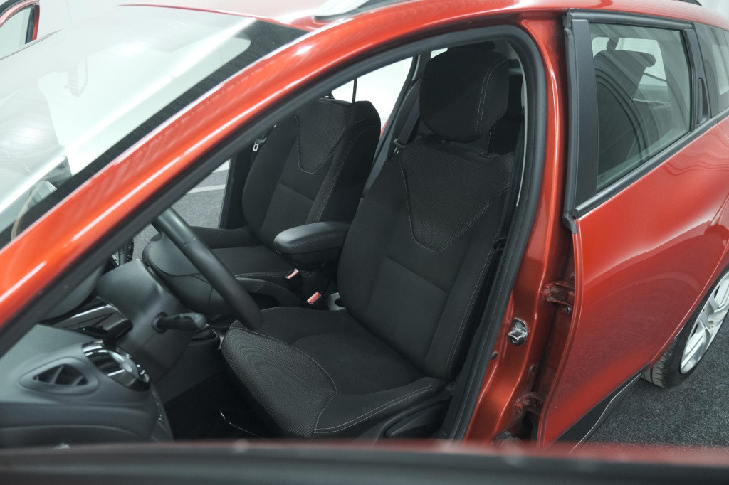 Renault Clio estate tce 90 zen | navigatie | airco | stoelverwarming | crui