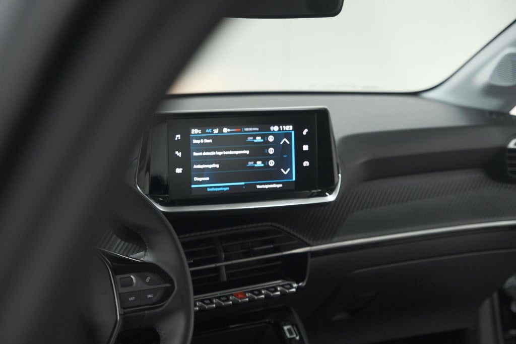 Peugeot 208 puretech 75 active | apple carplay | cruise control | airco