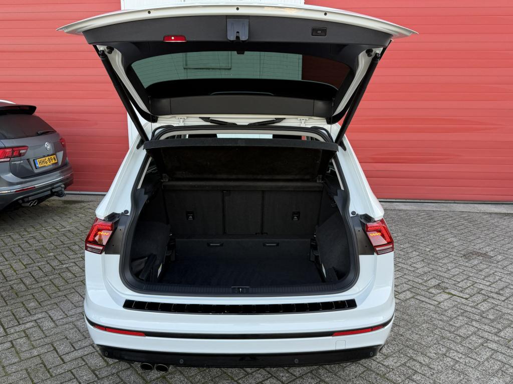 Volkswagen Tiguan 2.0 tsi 4motion highline | pano | acc | carplay | rijklaa