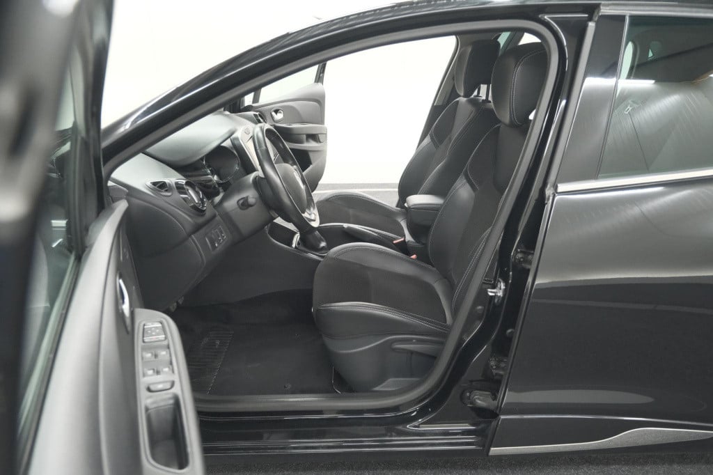 Renault Clio tce 90 intens | camera | navigatie | allseason banden | parkee