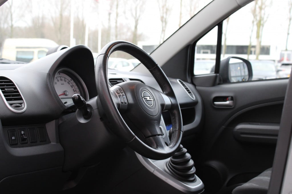 Opel Agila 1.0 edition