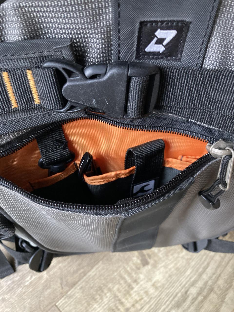 Degelijke snowboard of ski rugzak