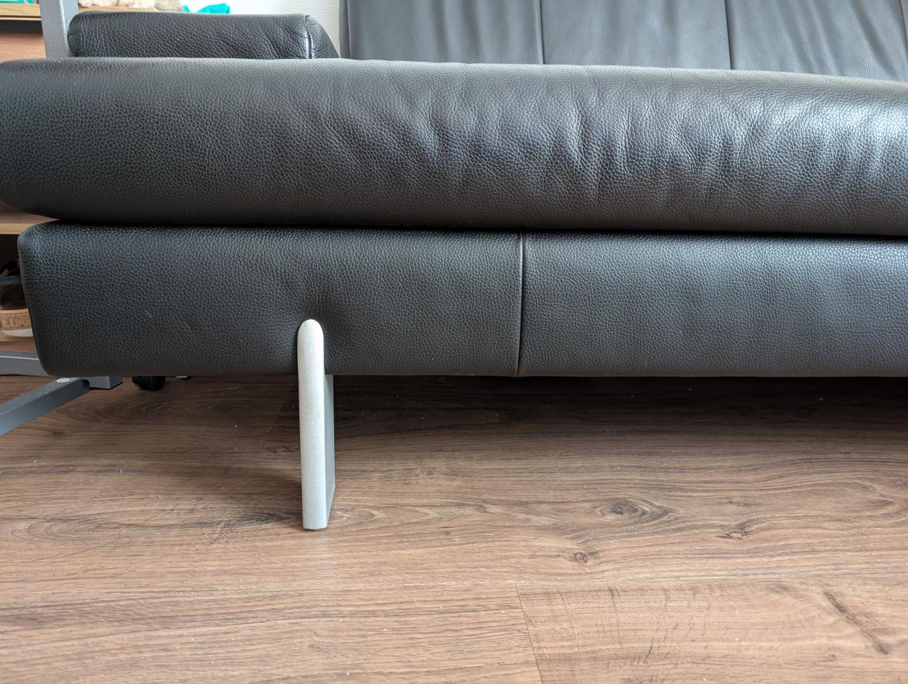 Te koop: zwarte lederen tweezitsbank van Rolf Benz