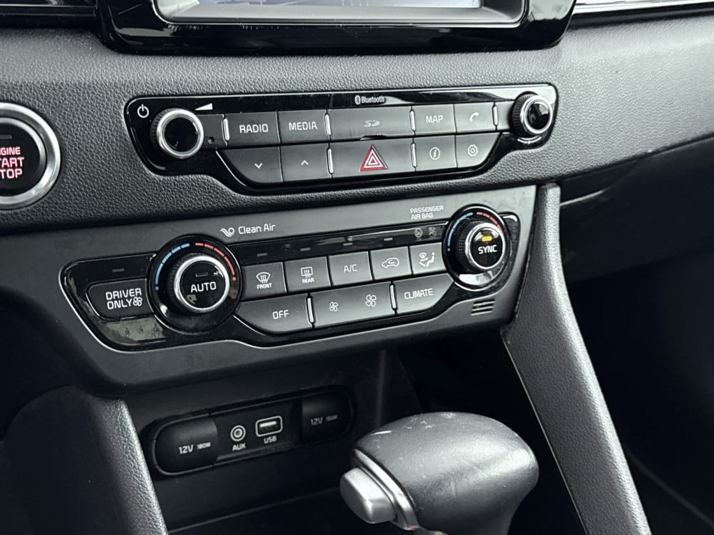 Kia Niro 1.6 gdi hybrid businessline | navigatie | parkeercamera | hybride 