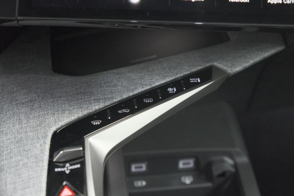 Peugeot E-3008 gt avantage 210 73 kwh | schuif-/kanteldak | warmtepomp | 36