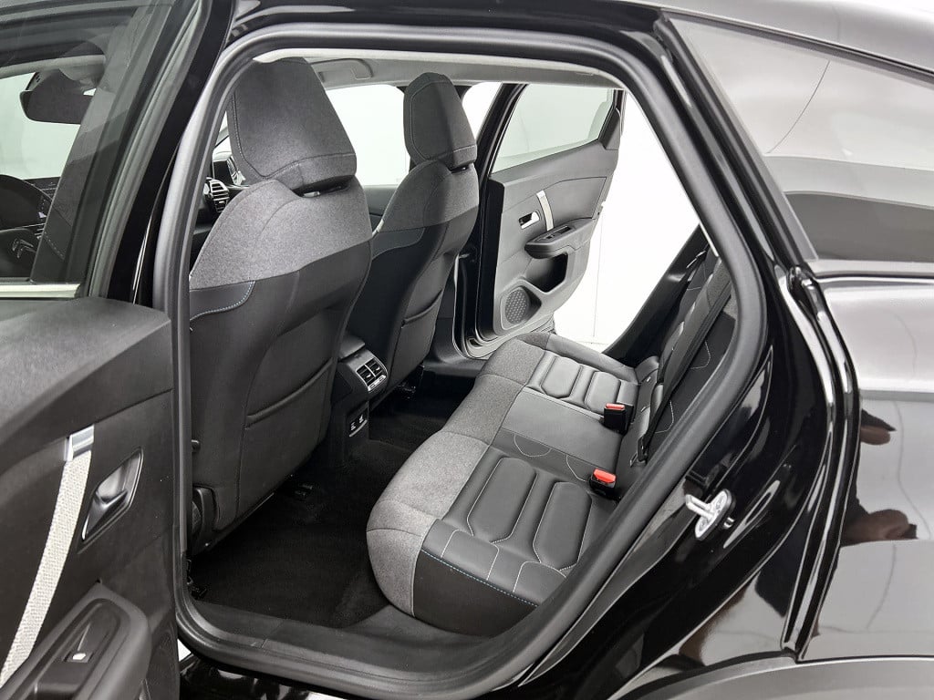 Citroen C4 130pk shine | rijklaar | panorama dak | head-up display | navi |