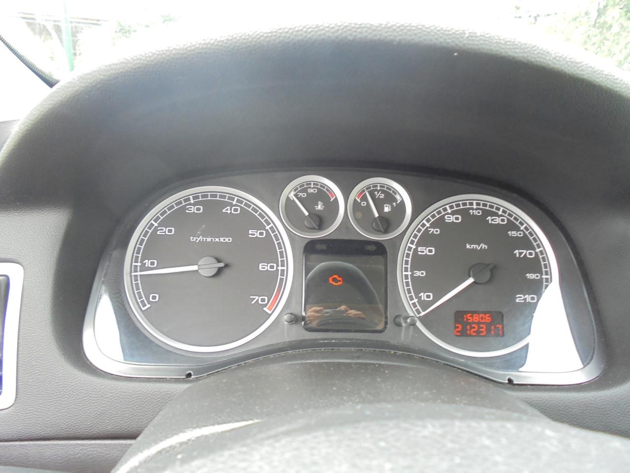 307 1.4 I  - 16V Break uit het bouwjaar 2005 met Apk en N.A.P