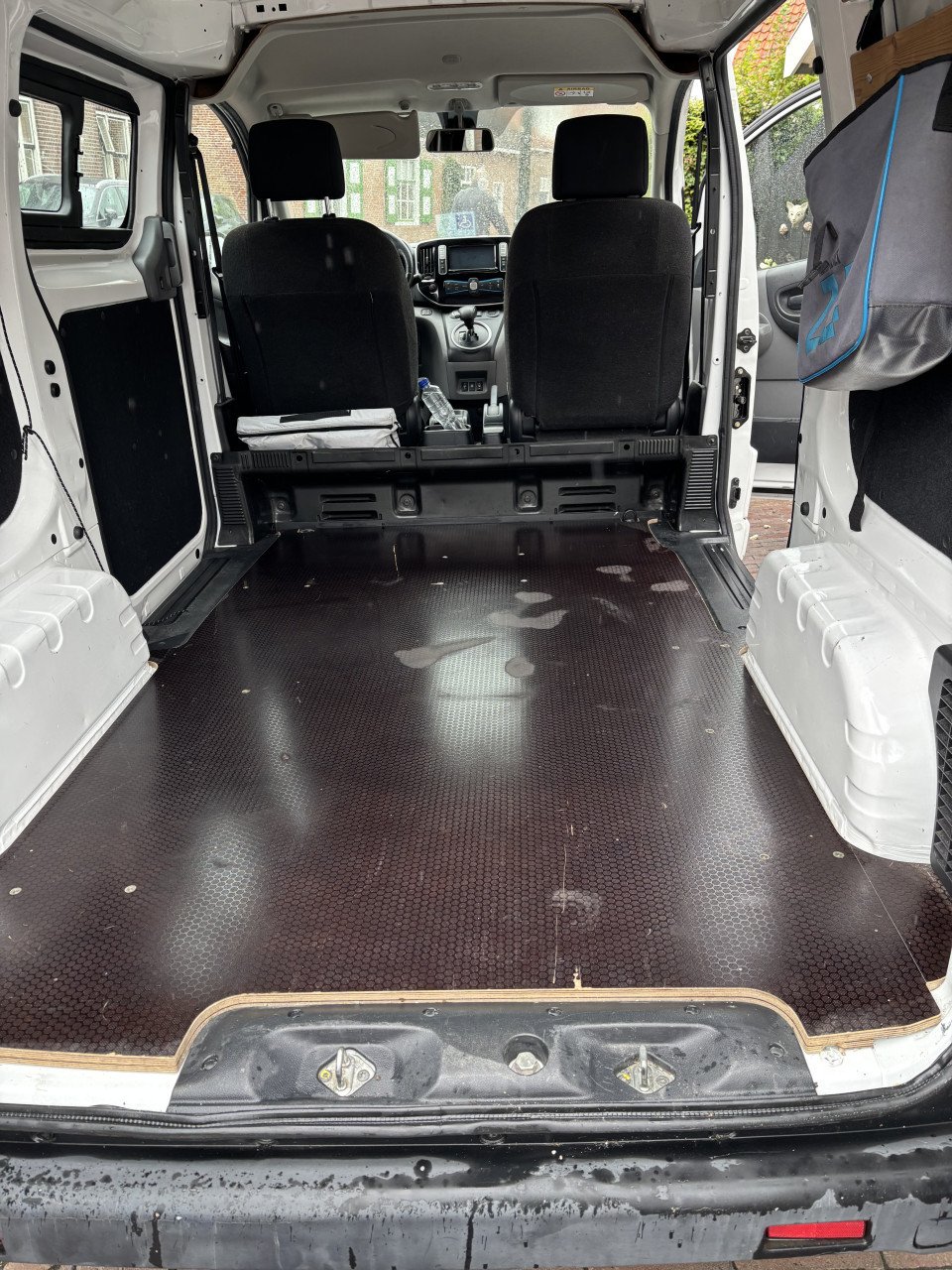 Nissan E NV200